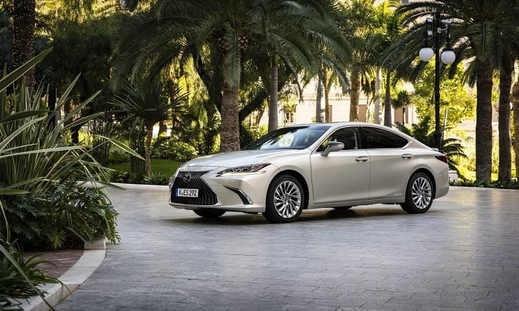 #4 Lexus ES 300h (2020)