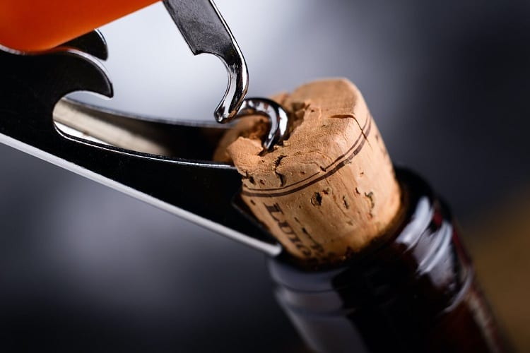 How To Uncork The Wine 