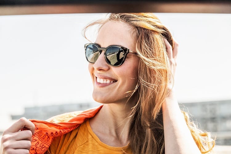 What are the disadvantages of polarized sunglasses?